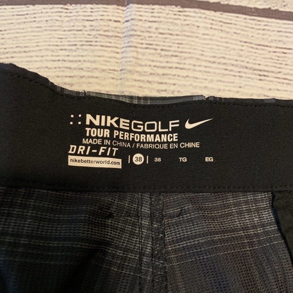 Nike Golf Tour Performance Mens Size 38 Dark Gray Plaid Chino Flat Front Shorts - Picture 6 of 8